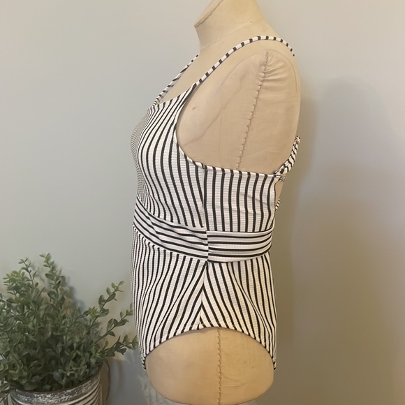 Shade Shore Womens One Piece Swimsuit- Medium - Picture 4 of 9